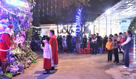 GP.Hưng Hóa - Thánh lễ kính Thánh Stêphanô và Hoan ca mừng Chúa Giáng Sinh tại Giáo họ Bến Sơn