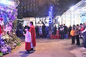 GP.Hưng Hóa - Thánh lễ kính Thánh Stêphanô và Hoan ca mừng Chúa Giáng Sinh tại Giáo họ Bến Sơn