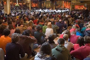 Đức Thánh Cha nhắn nhủ giới trẻ Taizé: Hãy là người xây dựng hòa bình và người mang niềm hy vọng