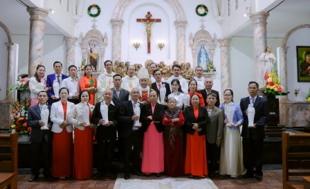 GP.Hưng Hóa - Giáo xứ Cần Kiệm: Thánh lễ Thánh Gia Thất và những chứng tá hôn nhân bền bỉ trong ân sủng Chúa