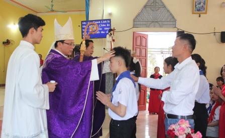 GP.Hưng Hóa - Thánh Lễ Ban Bí Tích Thêm Sức Cho 129 Em Thiếu Nhi Giáo Xứ Yên Hưng Tại Nhà Thờ Giáo Họ Yên Thái