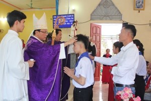 GP.Hưng Hóa - Thánh Lễ Ban Bí Tích Thêm Sức Cho 129 Em Thiếu Nhi Giáo Xứ Yên Hưng Tại Nhà Thờ Giáo Họ Yên Thái