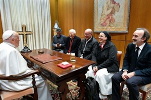 Trong di chúc, Đức Giáo hoàng Phanxicô để lại tiền để mua các xe cứu thương cho Ucraina