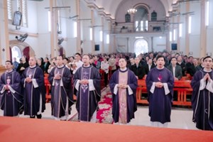 GP.Hưng Hóa - Giáo Xứ Hương Tran Hành Hương Năm Thánh 2025 Tại Nhà Thờ Yên Tập