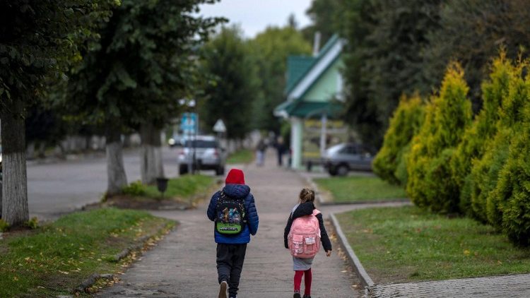 Tòa Thánh tiếp tục nỗ lực đưa các trẻ em Ucraina bị bắt sang Nga được trở về nhà