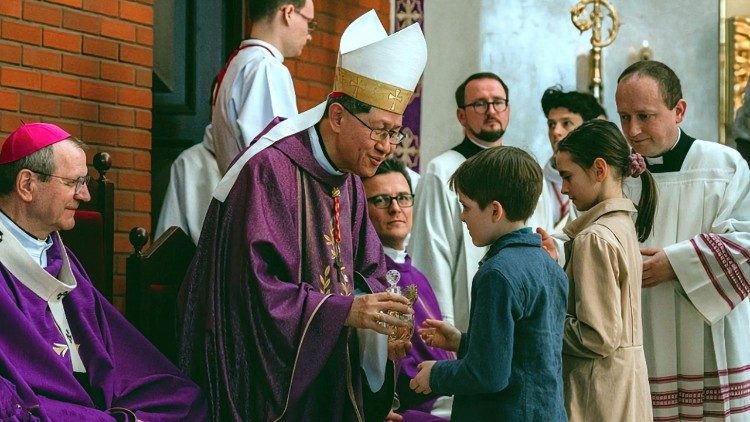 ĐHY Tagle viếng thăm TGP Gdansk của Ba Lan nhân kỷ niệm 100 năm thiết lập