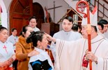 GP.Hưng Hóa - Bề trên Giáo phận thăm mục vụ và dâng Thánh lễ ban Bí tích khai tâm cho 50 anh chị em dự tòng tại Giáo xứ Mai Yên