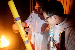 GP.Hưng Hóa - Đêm canh thức mừng Chúa Phục sinh tại Giáo xứ Phù Lao