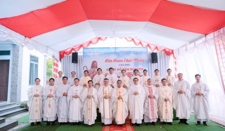 GP.Hưng Hóa - Giáo Xứ Vĩnh Hoá Hân Hoan Chào Đón Cha Phó Đặc Trách Giuse Đỗ Văn Nguyên