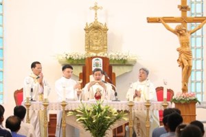 GP.Hưng Hóa - Thánh Lễ Cầu Nguyện Cho Triều Đại Của Đức Tân Giáo Hoàng Lêô XIV, Và Phiên Thứ Hai Giới Gia Trưởng Giáo Hạt Sơn Tây Hành Hương Năm Thánh