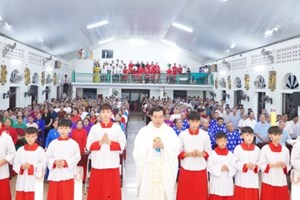 GP.Hưng Hóa - Chuẩn Xứ Minh Xuân Rước Kiệu Hoa Kính Đức Trinh Nữ Maria