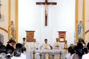 GP.Hưng Hóa - Phiên thứ 2 Giáo xứ Vân Thê hành hương Năm Thánh  tại Nhà Thờ Yên Tập