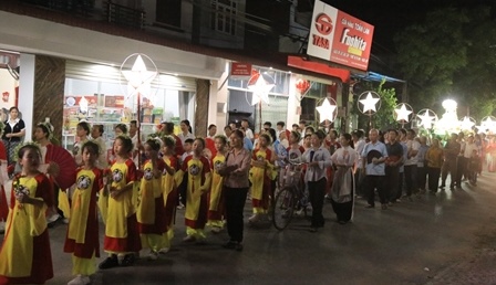 GP.Hưng Hóa - Giáo Họ Giữa Hiền - Giáo Xứ Hiền Quan Rước Kiệu Tôn Vinh Mẹ Maria