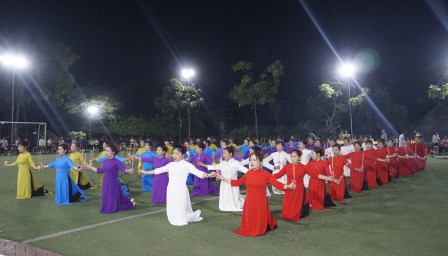 GP.Hưng Hóa - Giáo Xứ Thủy Trạm Hành Hương Và Dâng Hoa Kính Đức Mẹ Tại Nhà Thờ Yên Tập