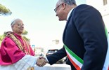 Đức Thánh Cha Lêô XIV chào thăm dân thành Roma tại Tòa Thị chính Roma