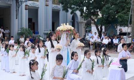 GP.Hưng Hóa - Giáo họ Cát Ngòi hân hoan khai mạc Tháng Hoa và Mừng lễ Quan thầy Hội Gia Trưởng