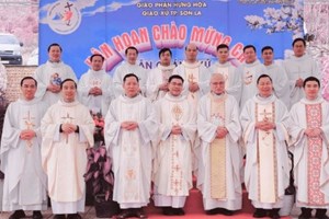 GP.Hưng Hóa - Giáo Xứ Sơn La Hân Hoan Mừng Đón Cha Tân Chính Xứ Giuse Đỗ Tiến Quyền