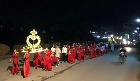 GP.Hưng Hóa - Giáo Họ Trung Hà: Rước Kiệu Đức Mẹ – Khai Mạc Tháng Hoa Trong Tình Yêu, Hiệp Nhất Và Tinh Thần Truyền Giáo