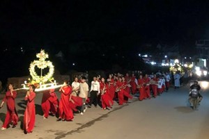 GP.Hưng Hóa - Giáo Họ Trung Hà: Rước Kiệu Đức Mẹ – Khai Mạc Tháng Hoa Trong Tình Yêu, Hiệp Nhất Và Tinh Thần Truyền Giáo
