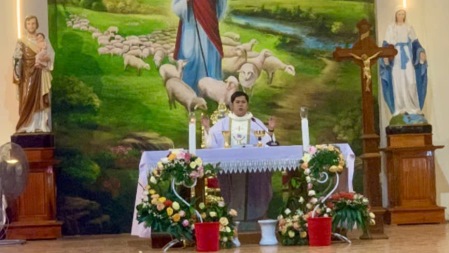 GP.Hưng Hóa - Giáo Xứ Vân Du: Rước Kiệu Và Dâng Hoa Kính Đức Trinh Nữ Maria