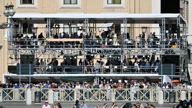 Hơn 7.500 ký giả đăng ký tại Phòng Báo chí Tòa Thánh để đưa tin về Mật nghị