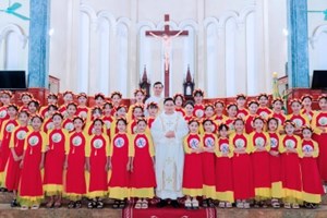GP.Hưng Hóa - Giáo Xứ Lũng Hiền – Bế Mạc Tháng Hoa Kính Đức Mẹ Và Thánh Lễ Vọng Mừng Chúa Giêsu Lên Trời