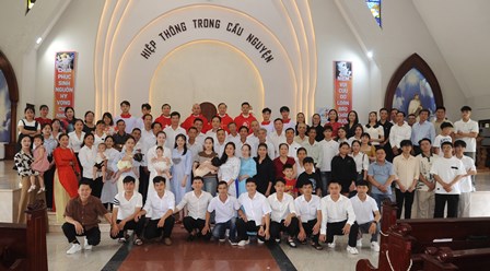 GP.Hưng Hóa - Mừng Lễ Chúa Thánh Thần Hiện Xuống, Gặp Mặt Đồng Hương Hương Tran - Miền Nam Lần II Tại Giáo xứ Thánh Giuse - Giáo phận Phú Cường