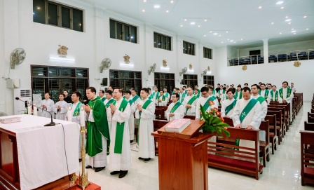 GP.Hưng Hóa - Giáo Phận  Khai Mạc Khoá Sa Mạc Huấn Luyện Tuyên Úy Thiếu Nhi Thánh Thể - Menkixede I