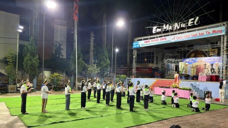 GP.Hưng Hóa - Giáo xứ Lào Cai dâng hoa kính Thánh Tâm Chúa tháng 6/2025