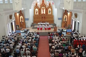 GP.Hưng Hóa - Giáo xứ Mông Sơn hành hương Năm Thánh tại nhà thờ Yên Bái 