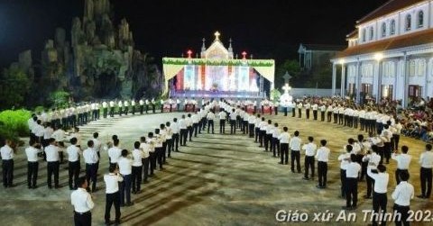 GP.Hưng Hóa - Giáo Xứ An Thịnh Dâng Hoa Kính Đức Mẹ Và Thánh Tâm Chúa Giêsu