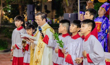 GP.Hưng Hóa - Giáo Xứ Vĩnh Lộc: Rước Kiệu, Dâng Hoa Tôn Vinh Đức Mẹ Và Dâng Thánh Lễ Vọng Mừng Chúa Lên Trời
