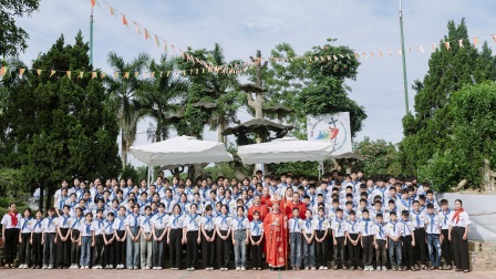 GP.Hưng Hóa - Giáo Xứ Làng Lang: 179 Em Thiếu Nhi Lãnh Nhận Bí Tích Thêm Sức