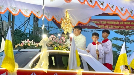 GP.Hưng Hóa - Giáo xứ Vĩnh Thọ: Thánh lễ Mình Máu Chúa Kitô và Cung nghinh Thánh Thể năm 2025