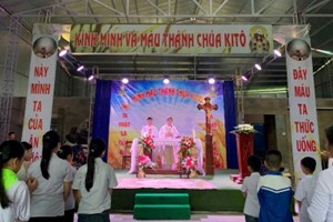 GP.Hưng Hóa - Giáo xứ Sông Chảy mừng lễ Mình và Máu Thánh Chúa Kitô