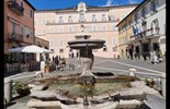 Dinh thự mùa hè của Giáo hoàng ở Castel Gandolfo