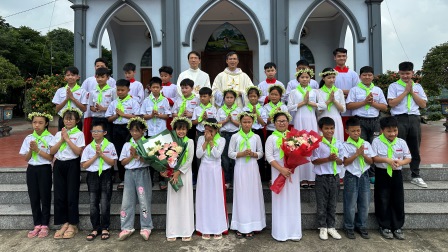 GP.Hưng Hóa - Niềm Vui Rước Lễ Lần Đầu Tại Mậu A