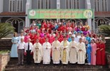 GP.Hưng Hóa - Giới Giáo chức Giáo hạt Tây Bắc Phú Thọ hành hương Năm Thánh tại Nhà thờ Yên Tập