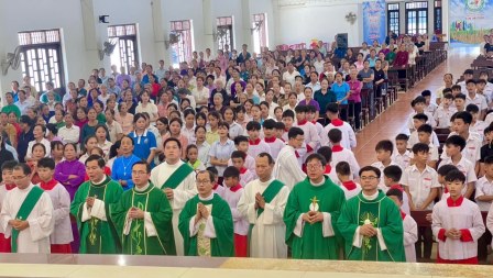 GP.Hưng Hóa - Lễ Sinh – Tu Sinh – Hội Lòng Chúa Thương Xót, hành hương năm Thánh 2025 tại nhà thờ Hoàng Xá