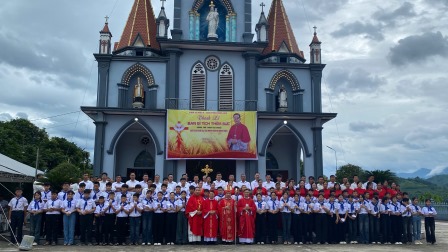 GP.Hưng Hóa - Thánh lễ Ban Bí tích Thêm sức tại Giáo họ Mậu A – Giáo hạt Yên Bái