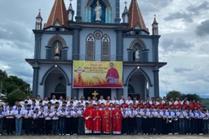 GP.Hưng Hóa - Thánh lễ Ban Bí tích Thêm sức tại Giáo họ Mậu A – Giáo hạt Yên Bái