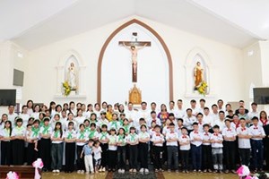 GP.Hưng Hóa - Giáo xứ Sơn La: 40 em Thiếu nhi hân hoan Xưng Tội và Rước Lễ Lần Đầu