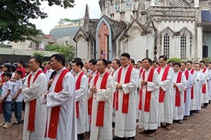 GP.Hưng Hóa - Giáo Hạt Yên Bái: Ngày Hành Hương Năm Thánh Dành Cho Linh Mục, Tu Sĩ, Chủng Sinh