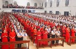 GP.Hưng Hóa - Đức Cha Đaminh Hoàng Minh Tiến Dâng Thánh Lễ Và Ban Bí Tích Thêm Sức Cho 392 Em Thiếu Nhi Giáo Xứ Hoàng Xá