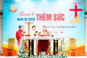 GP.Hưng Hóa - Đức cha Đaminh Hoàng Minh Tiến dâng Thánh lễ và ban Bí tích Thêm Sức cho 197 em thiếu nhi giáo xứ Trù Mật