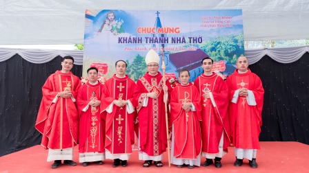 GP.Hưng Hóa - Thánh lễ tạ ơn làm phép nhà thờ Giáo họ Phúc Khánh và ban bí tích Thêm Sức