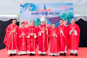 GP.Hưng Hóa - Thánh lễ tạ ơn làm phép nhà thờ Giáo họ Phúc Khánh và ban bí tích Thêm Sức