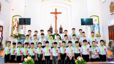 GP.Hưng Hóa - Giáo xứ Vĩnh Hoá: 57 Em Thiếu Nhi Hân Hoan Xưng Tội và Rước Lễ Lần Đầu Trong Ngày Mừng Quan Thầy Thánh Clara