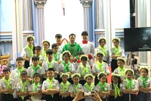 GP.Hưng Hóa - Giáo xứ Lào Cai: Niềm Vui Xưng Tội – Rước Lễ Lần Đầu Và Trao Khăn Thăng Cấp Cho Các Em Thiếu Nhi