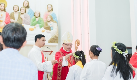 GP.Hưng Hóa - Niềm Vui Ngày Lãnh Nhận Bí Tích Thêm Sức Tại Giáo Xứ Ngô Xá